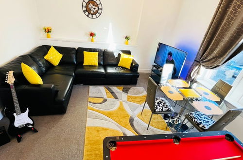 Photo 1 - Luxury 2 Bedroom Entire Flat - Self Check in & Check out