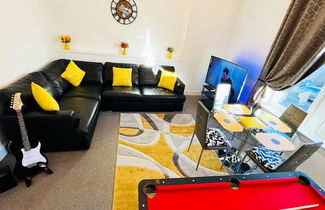 Photo 1 - Luxury 2 Bedroom Entire Flat - Self Check in & Check out