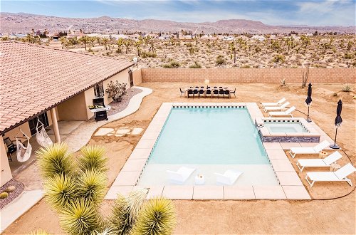 Photo 54 - Flora by Avantstay Modern & Private Desert Oasis on Large Grounds w/ Pool & Bocce Ball