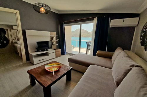 Foto 6 - Cozy Flat With Sea View Near Beach in Bozburun