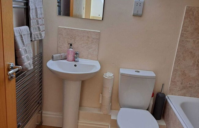 Charming 1-bed Loft in Caerleon - Photo 6