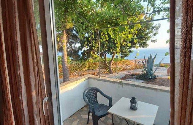 Beautiful House Located on a Hill in Samos Island, 400 m From an Organized Beach - Foto 9