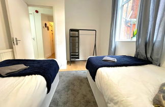 Photo 2 - Spacious 2-bed Apartment With Hot tub and Parking