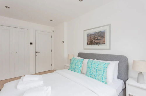 Foto 4 - Contemporary 2 Bedroom House in Vibrant Shepherds Bush