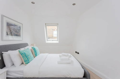 Foto 7 - Contemporary 2 Bedroom House in Vibrant Shepherds Bush