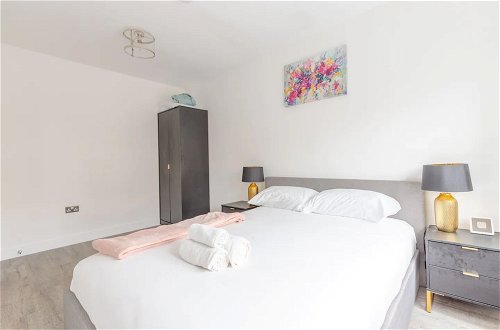 Foto 10 - Contemporary 2 Bedroom in West London