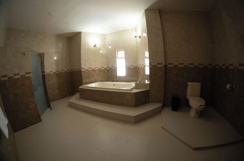 Photo 30 - 16) Suite With Jacuzzi