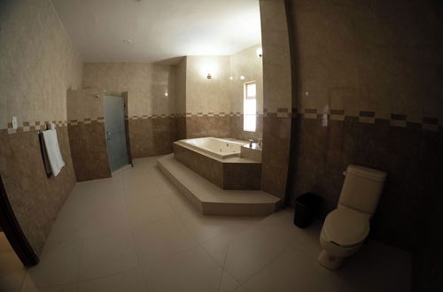 Photo 12 - 16) Suite With Jacuzzi