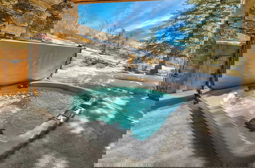 Foto 1 - Telemark Luxury Retreat by Avantstay Stunning Views w/ Hot Tub, Theatre Room and Pool Table!