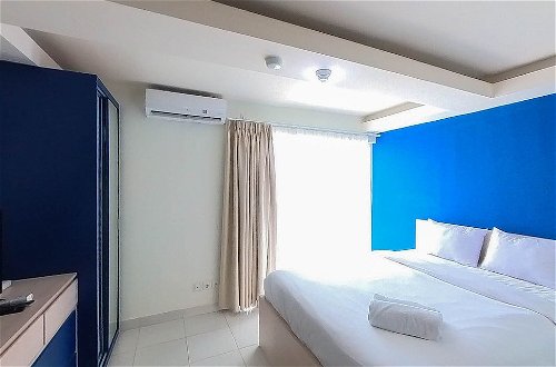 Photo 3 - Comfort And Warm Studio Room At Amethyst Kemayoran Apartment