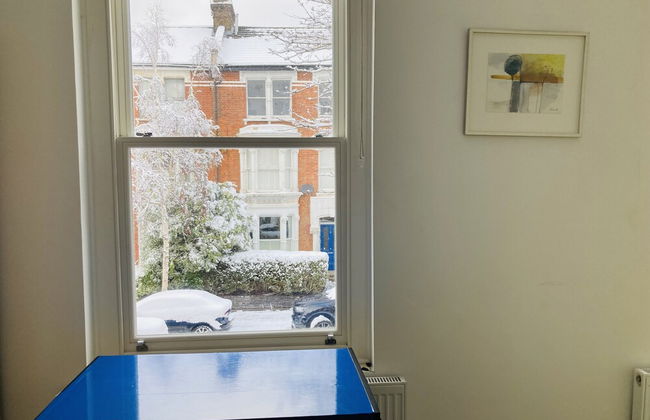 Impeccable 1-bed Apartment in London - Foto 16