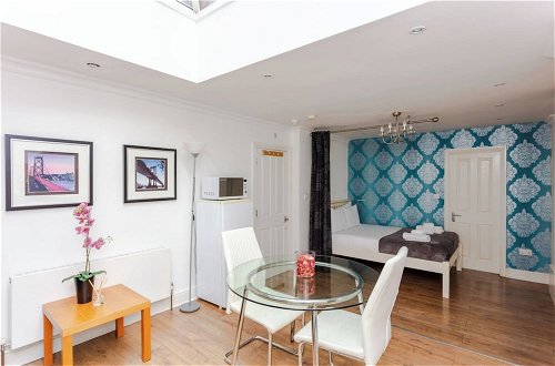 Foto 11 - Airy Studio Apartment in Vibrant East London