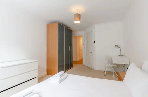 Photo 7 - Stunning 2 Bedroom Apartment in the Heart of Westminster