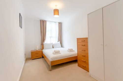 Photo 1 - Stunning 2 Bedroom Apartment in the Heart of Westminster