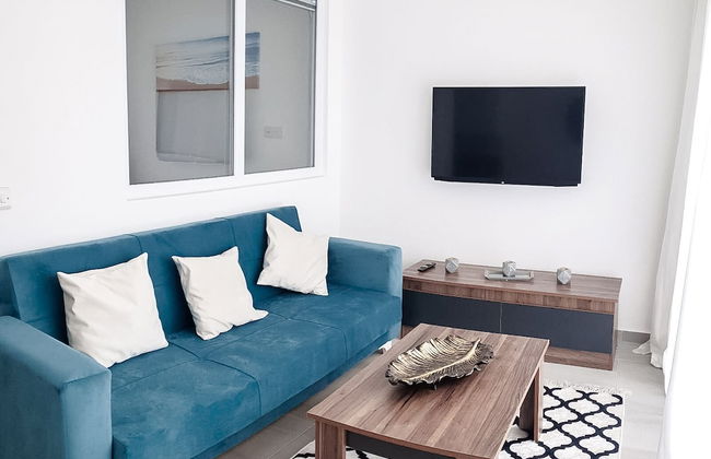 Paradise Beach Front Residence 1 Bedroom Apartment in Bafra - Foto 1
