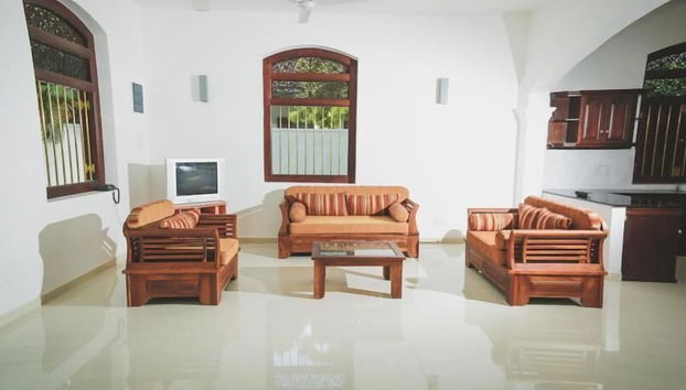 Coin salon dans le hall