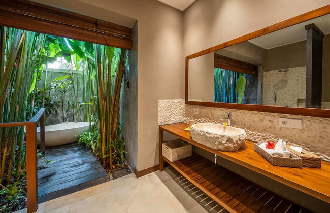 Astonishing Jungle Villa, 4 BR, Ubud With Staff - Foto 30