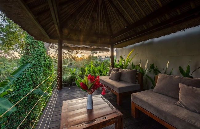 Astonishing Jungle Villa, 4 BR, Ubud With Staff - Foto 24