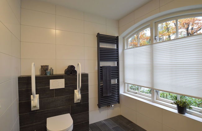 Spacious Villa Near Arcen in a Wooded Area - Photo 8