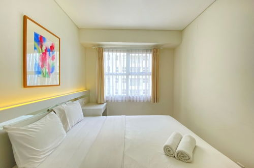 Photo 4 - Minimalist And Spacious 1Br Apartment At Parahyangan Residence