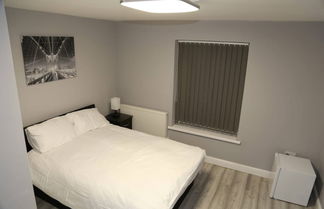 Photo 2 - Room in House - A A Guest Room8