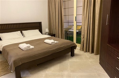Photo 2 - Modern Chickee 1 Bedroom Apartment Al Barsha 1