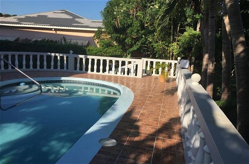 Photo 14 - 5-bed Villa and Pool in Runaway Bay, Jamaica
