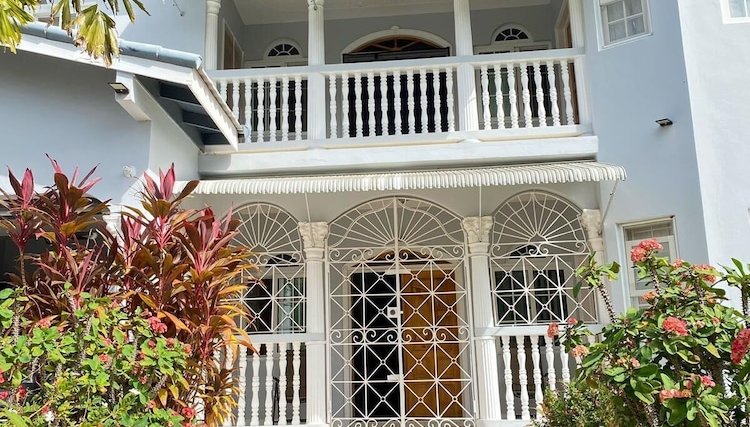 Foto 1 - 5-bed Villa and Pool in Runaway Bay, Jamaica