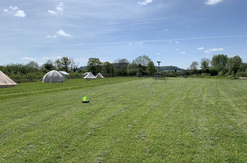 Foto 10 - Stunning 5-bed Cabin in Ashton Under Hill