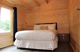 Photo 3 - Stunning 5-bed Cabin in Ashton Under Hill