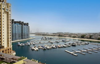 Photo 2 - Modern and Airy 2BR in Palm Jumeirah