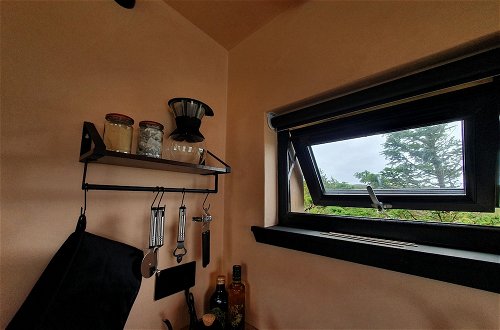 Photo 5 - Stunning 1-bed Tiny Home in Isle of Skye