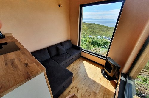 Photo 14 - Stunning 1-bed Tiny Home in Isle of Skye