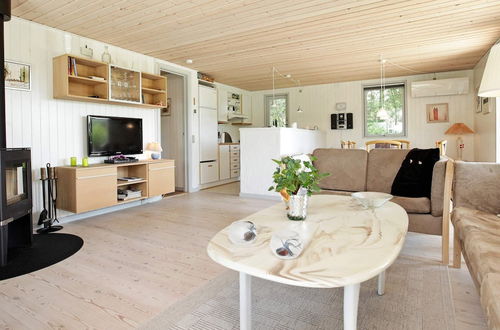 Photo 9 - 6 Person Holiday Home in Strandby