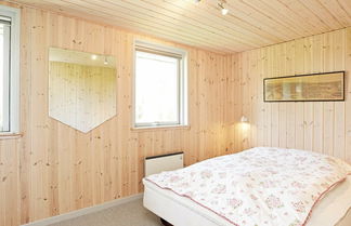 Foto 2 - 6 Person Holiday Home in Strandby