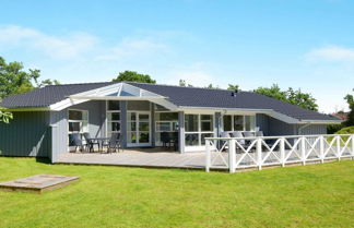 Foto 1 - Splendid Holiday Home in Blavand with Hot Tub