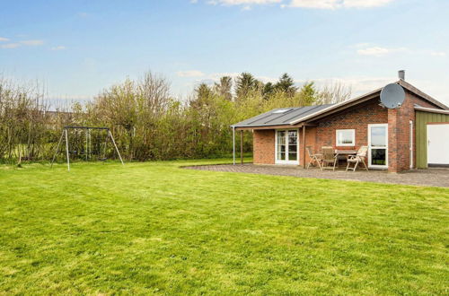 Photo 19 - Vintage Holiday Home in Struer near Open Field