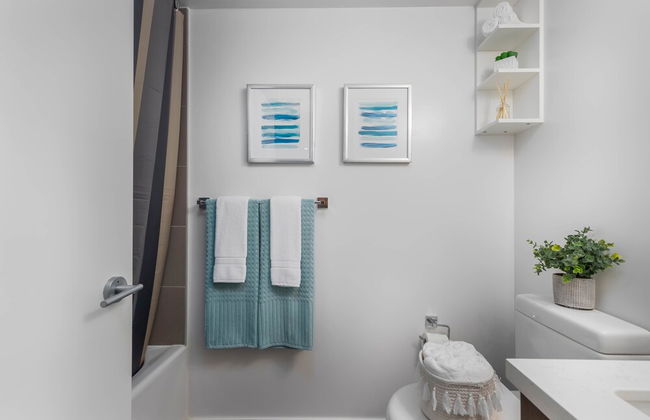 QuickStay Yorkville Condo - Yonge & Bloor - Foto 23