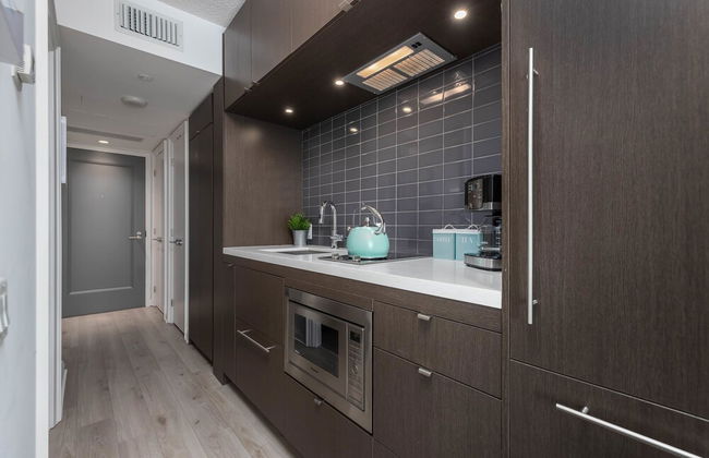 QuickStay Yorkville Condo - Yonge & Bloor - Foto 15