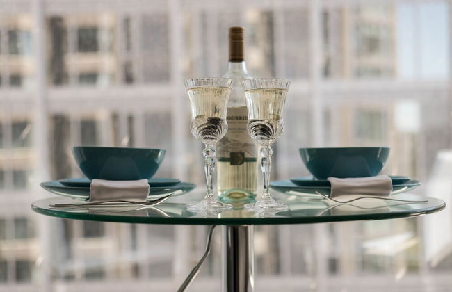 QuickStay Yorkville Condo - Yonge & Bloor - Foto 9