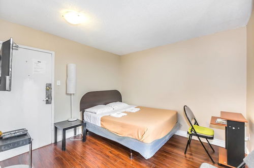 Photo 7 - New! Budget Friendly Stay in Downtown