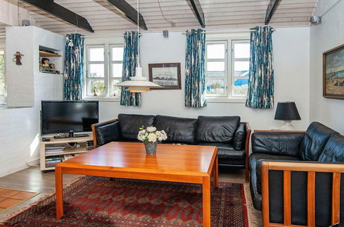 Photo 18 - 6 Person Holiday Home in Hvide Sande