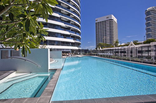 Photo 37 - Oracle Resort, Broadbeach - Q Stay