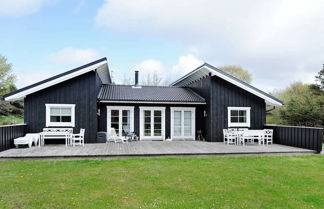 Foto 1 - 8 Person Holiday Home in Blavand