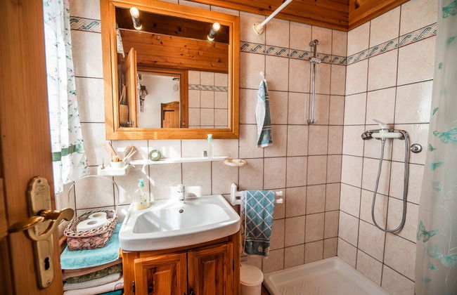 Authentic Countryside Villa With Hot tub - Photo 15