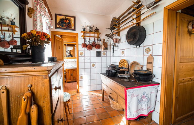Authentic Countryside Villa With Hot tub - Photo 9