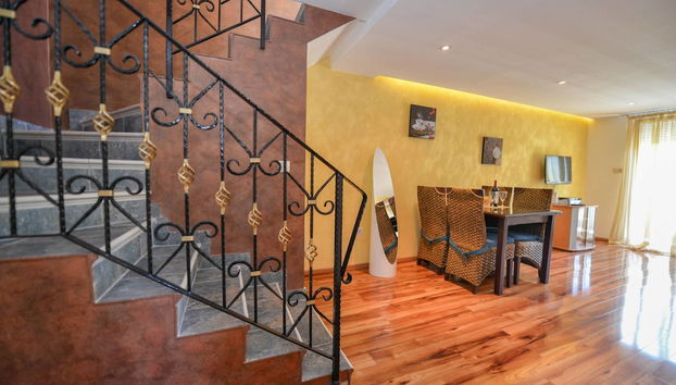 Coin salon dans le hall