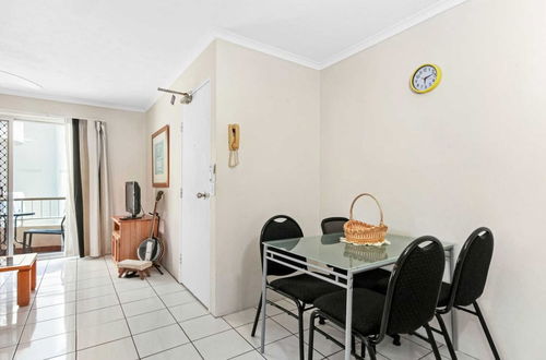 Photo 3 - Superb 1 Bedroom Apartment Near the Beach