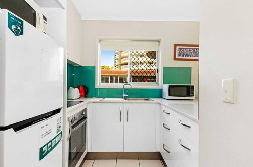 Photo 4 - Superb 1 Bedroom Apartment Near the Beach