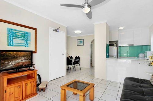 Photo 6 - Superb 1 Bedroom Apartment Near the Beach